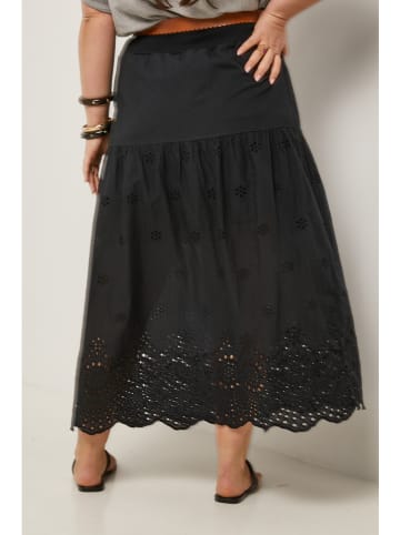 Curvy Lady Rock in Schwarz