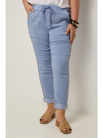 Curvy Lady Hose in Hellblau