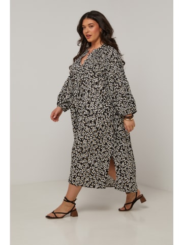 Curvy Lady Kleid in Schwarz