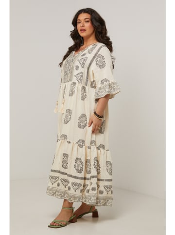 Curvy Lady Kleid in Beige