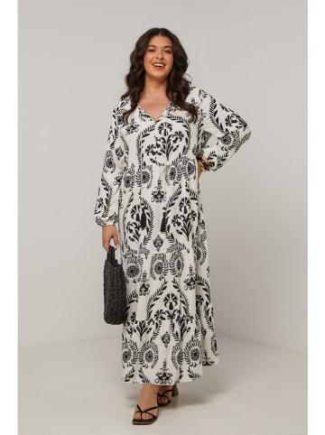 Curvy Lady Sukienka w kolorze kremowym