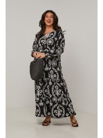 Curvy Lady Kleid in Schwarz