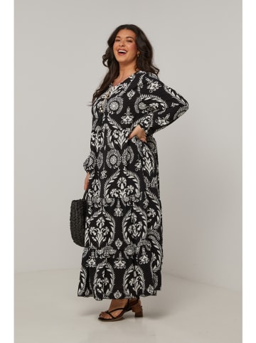 Curvy Lady Kleid in Schwarz