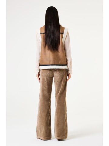 Garcia Hose in Braun