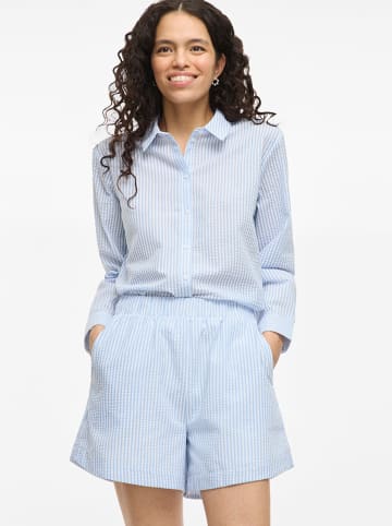Vila Shorts in Hellblau/ Weiß