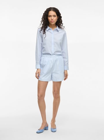 Vila Shorts in Hellblau/ Weiß