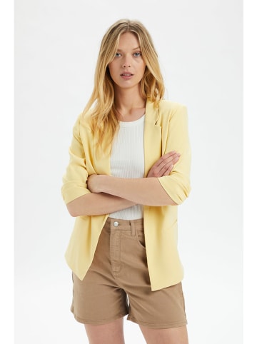 Soaked in Luxury Blazer in Gelb