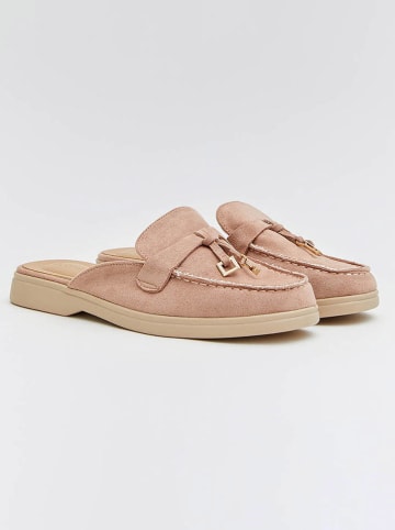 Bellucci Clogs in Beige