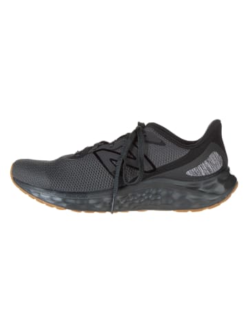 New Balance Sportschuhe in Schwarz