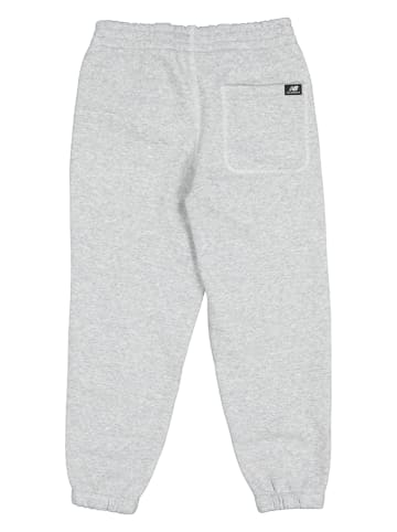 New Balance Spodnie dresowe "Essentials" w kolorze szarym