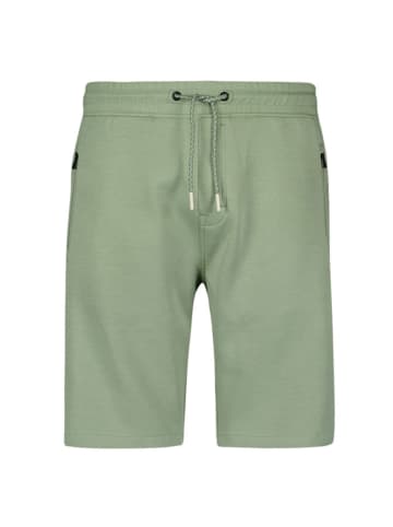 No Excess Bermudas in Grün