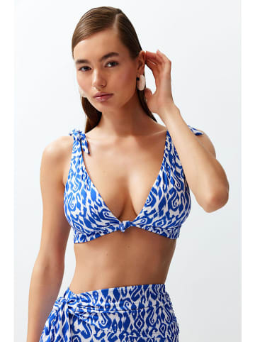 trendyol Bikini-Oberteil in Blau/ Weiß