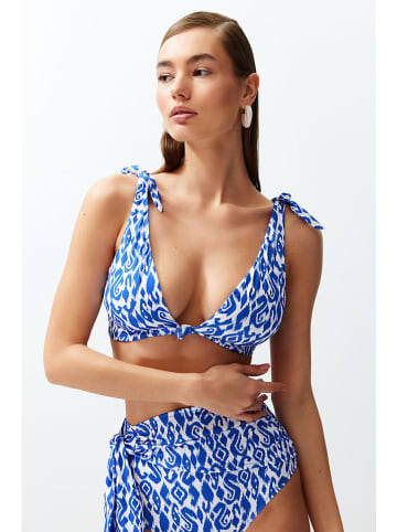 trendyol Bikini-Oberteil in Blau/ Weiß