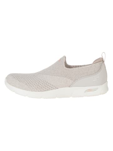 Skechers Skórzane slippersy "Arch Fit Refine" w kolorze beżowym
