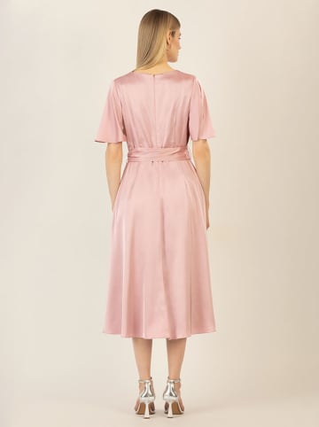 APART Kleid in Rosa