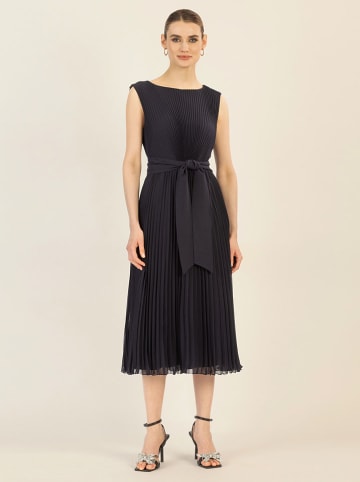 APART Plisseekleid in Dunkelblau