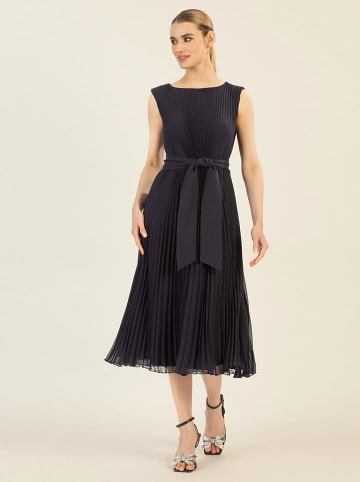 APART Plisseekleid in Dunkelblau