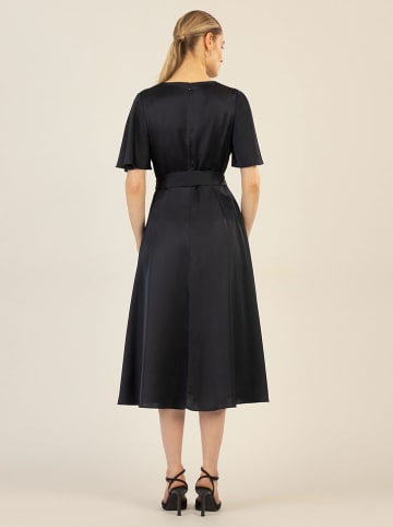 APART Kleid in Schwarz