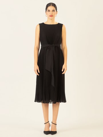 APART Plisseekleid in Schwarz
