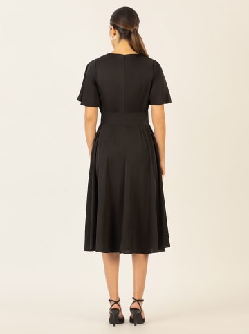 APART Kleid in Schwarz