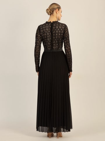 APART Kleid in Schwarz