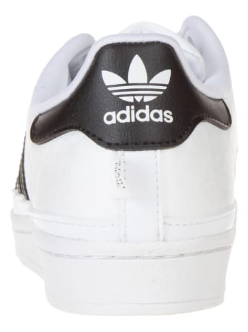 adidas Sneakers in Weiß