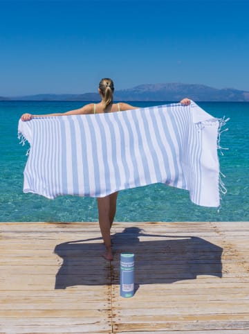Towel to Go Strandtuch in Hellblau/ Weiß - (L)180 x (B)100 cm