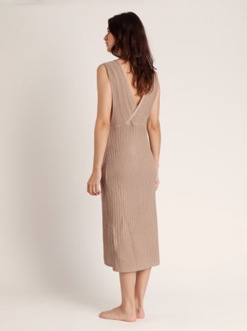 admas Kleid in Beige