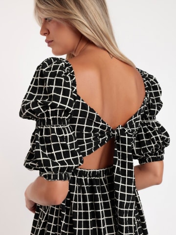 admas Kleid in Schwarz