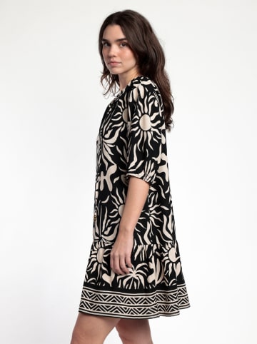 admas Kleid in Schwarz