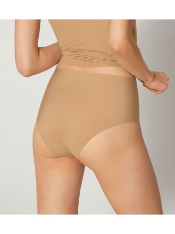 Sloggi Pełne figi high waist w kolorze beżowym