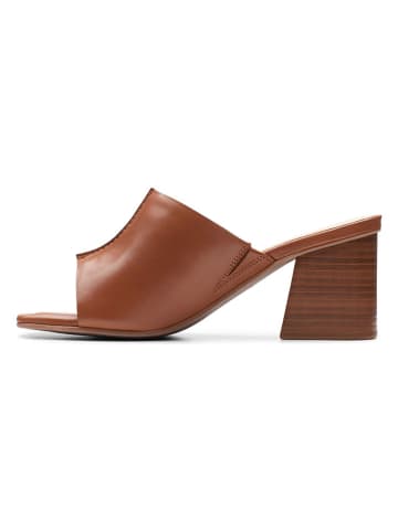 Clarks Skórzane klapki "Siara65" w kolorze jasnobrązowym