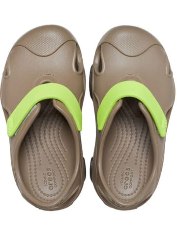 Crocs Slippersy "Terrain Fisherman" w kolorze oliwkowo-limonkowym