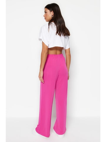 trendyol Hose in Pink
