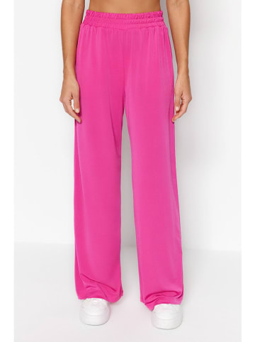 trendyol Hose in Pink
