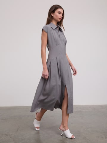 BGN Kleid in Grau