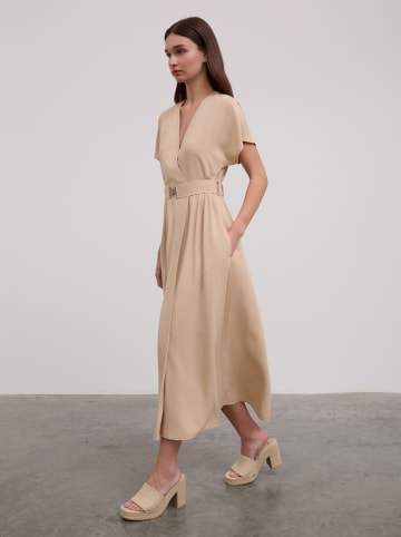 BGN Kleid in Beige