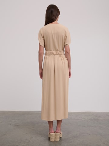 BGN Kleid in Beige