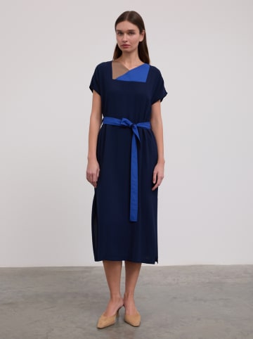 BGN Kleid in Dunkelblau