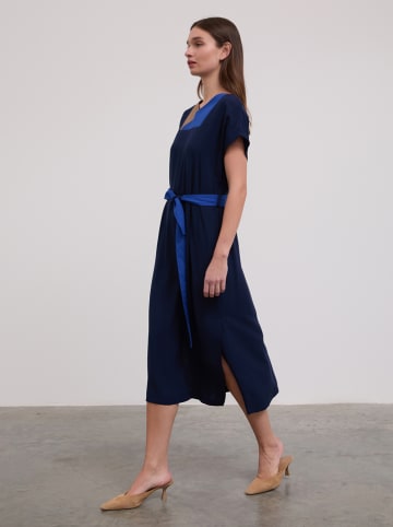 BGN Kleid in Dunkelblau