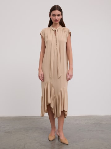 BGN Kleid in Beige