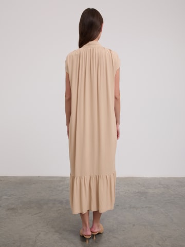 BGN Kleid in Beige