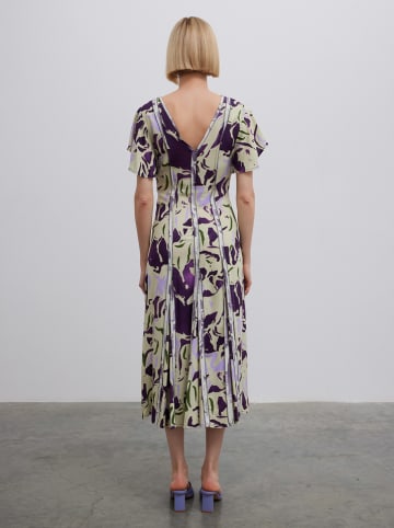 BGN Kleid in Creme/ Lila