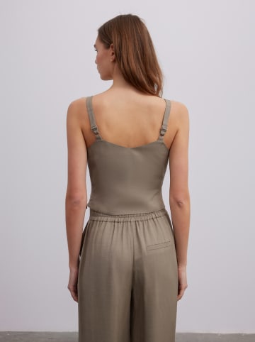 BGN Top in Khaki
