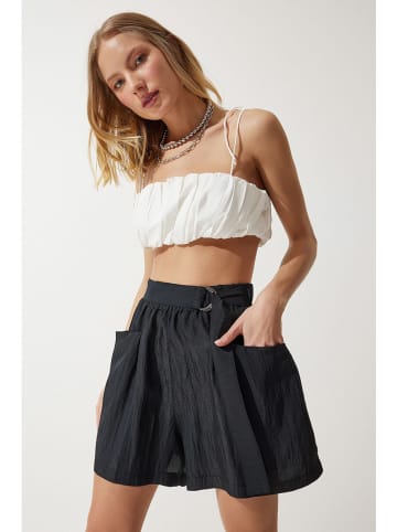 Happiness Istanbul Bermudas in Schwarz