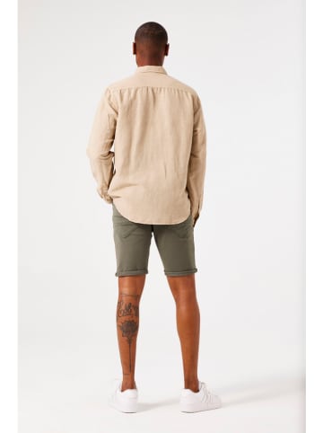 Garcia Bermudy w kolorze khaki