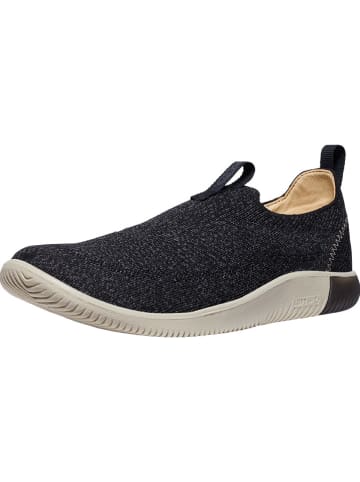Keen Slippersy "KNX Knit" w kolorze czarnym