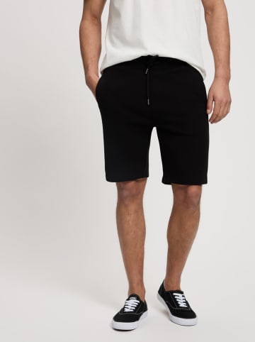 Cross Jeans Shorts in Schwarz