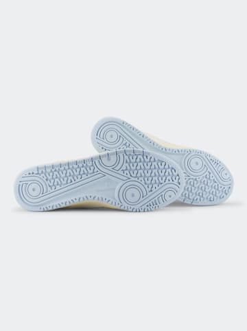Kangaroos Skórzane sneakersy "Hot Shot LO x GRAMPS" w kolorze błękitno-beżowym