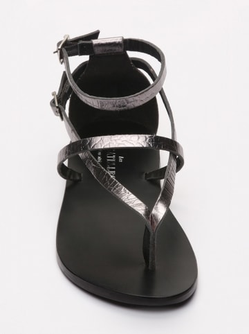 Les BAGATELLES Leren teensandalen "Mosholu" zilverkleurig